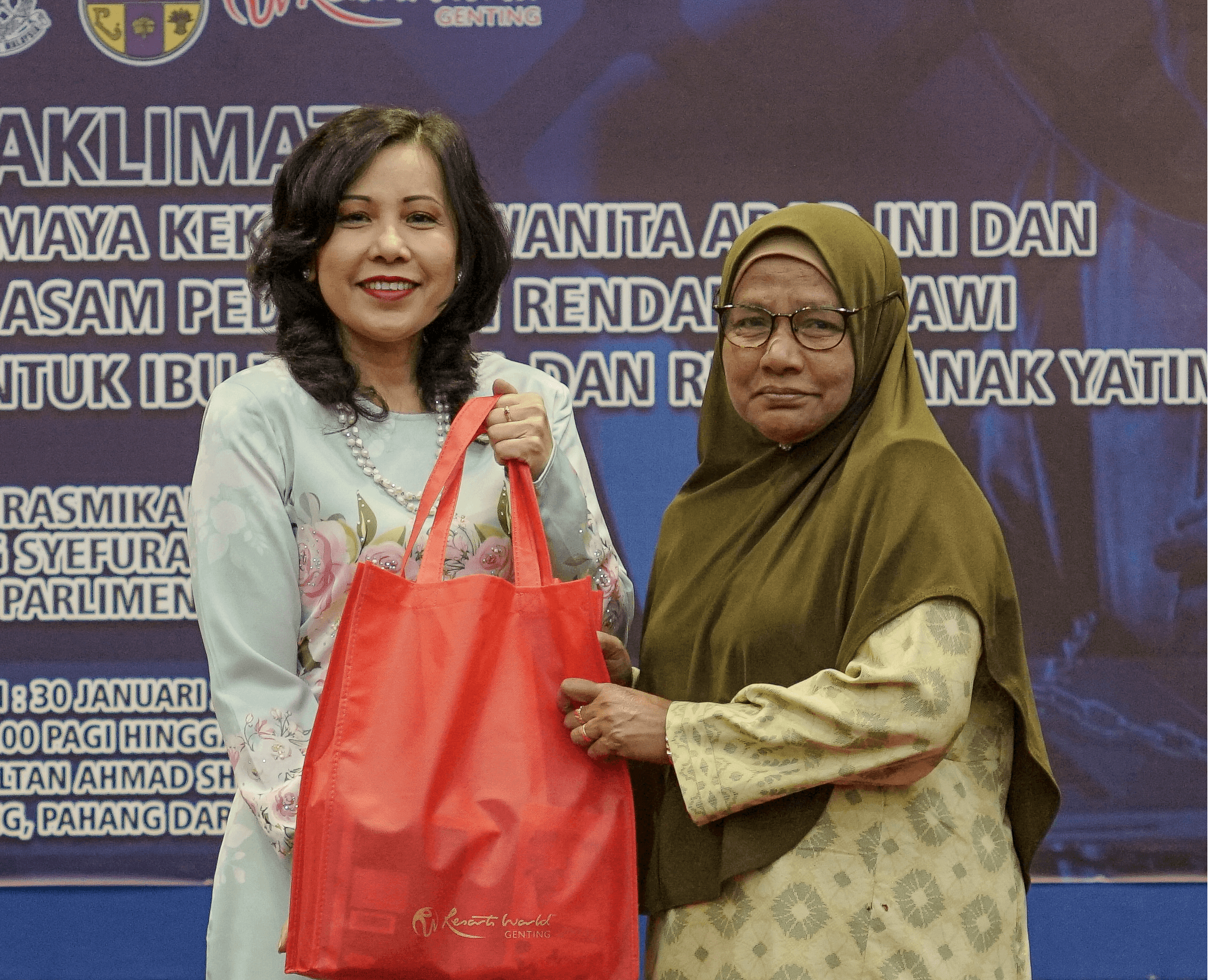 GENM Donates Asam Pedas and Rendang Betawi Pastes to Single Mothers and a Charity Home in Bentong image 3