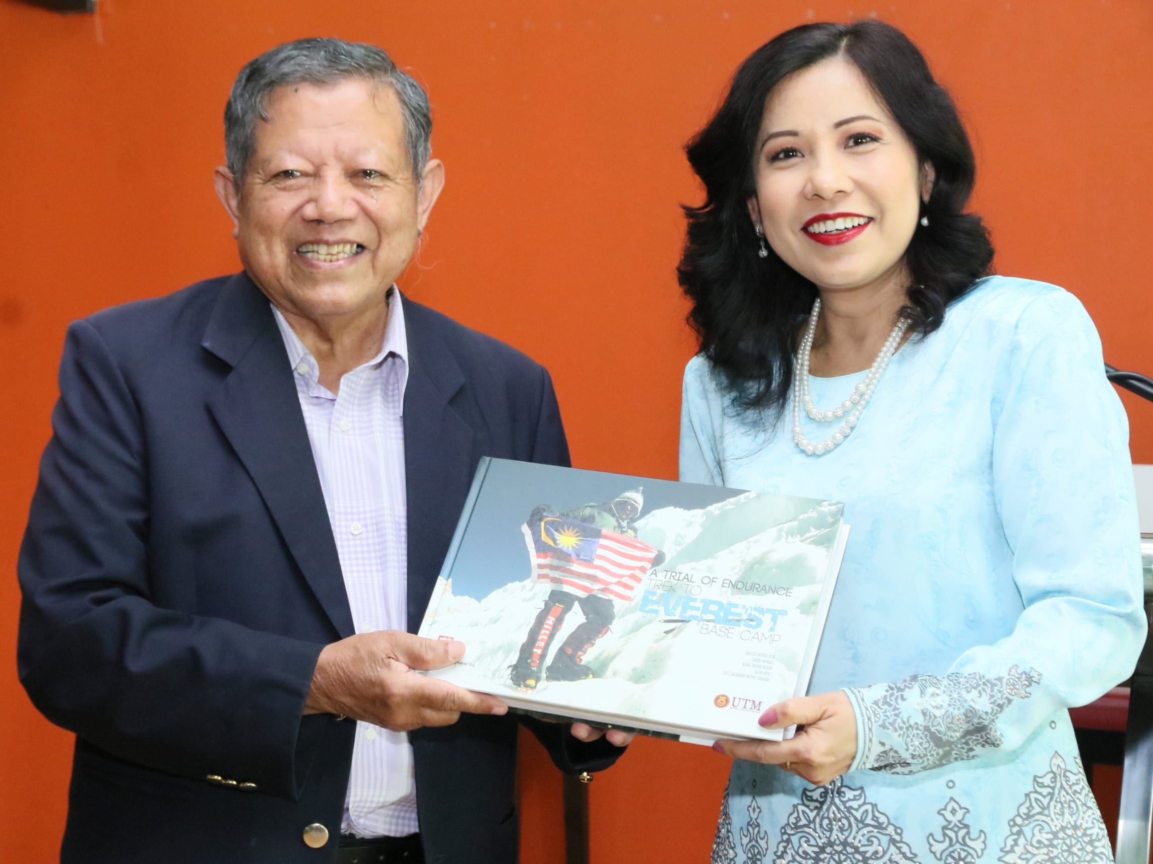 Genting Malaysia Berhad contributed RM500,000 to Kelab Eksplorasi Altitud for their Keluarga Malaysia Everest 2022 mission image 2